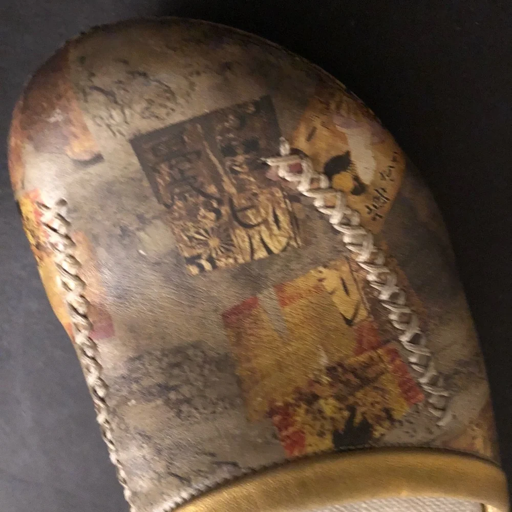 ICON Wearable Art Clogs/Miles  “Memoirs Of Geisha” size 7 - Picture 10 of 13